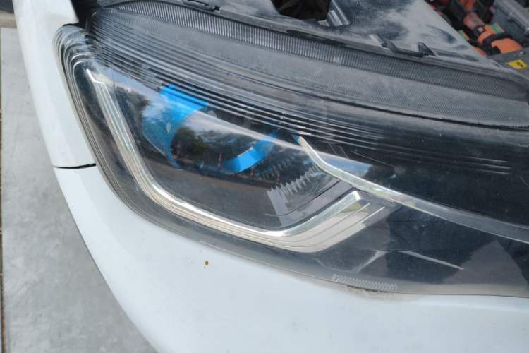 Used Venucia e30 2021 Revised Elite Edition Right Front Headlight
