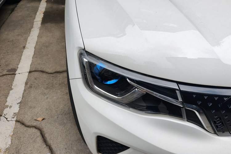 Used Venucia e30 2021 Elite Edition Right Front Headlight