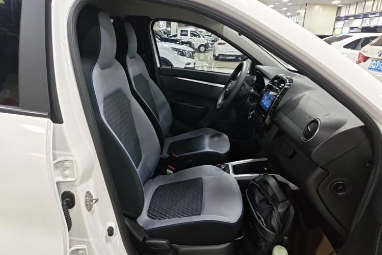 Used Venucia e30 2021 Elite Edition Right Front Seat