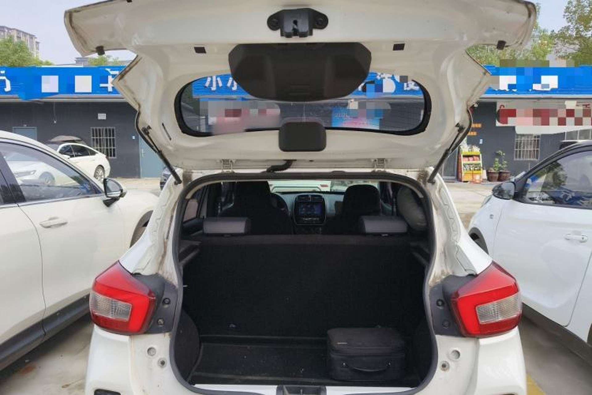 Used Venucia e30 2021 Elite Edition Trunk