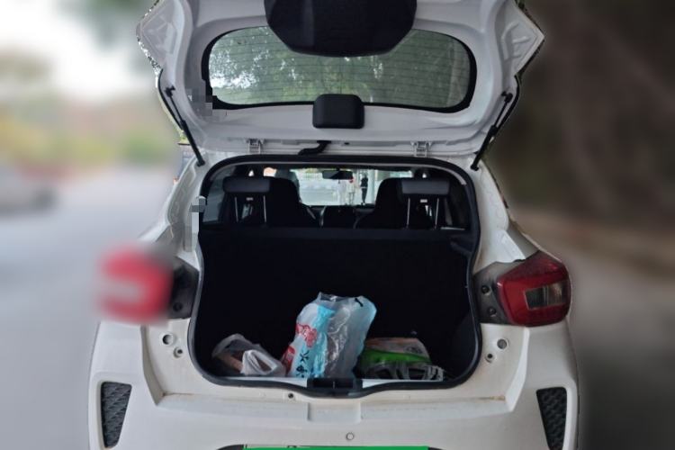 Used Venucia e30 2021 Elf Edition Trunk
