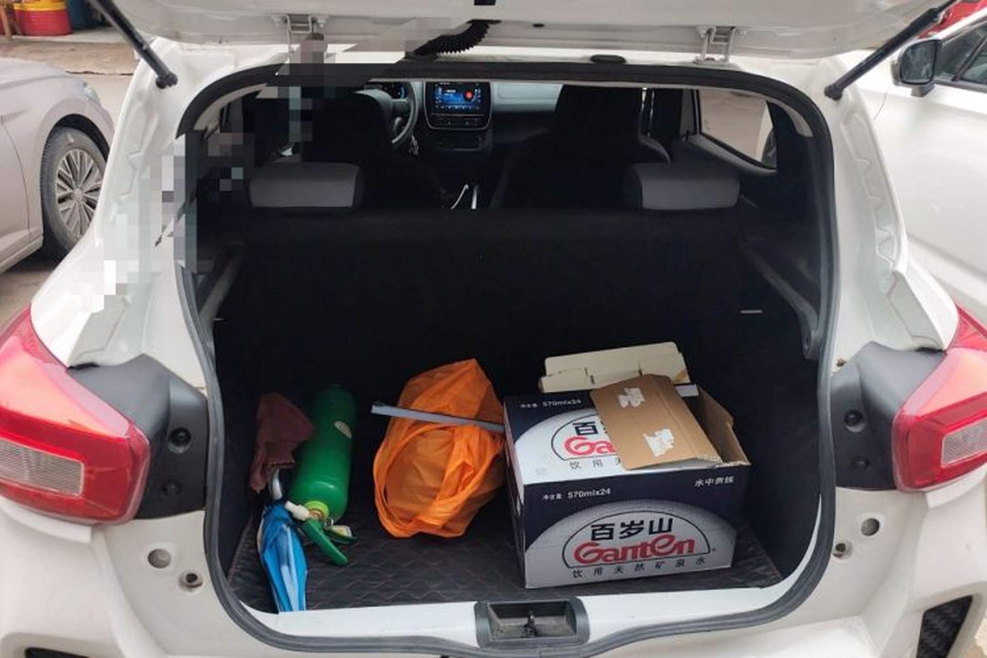Used Venucia e30 2021 Elite Edition Trunk