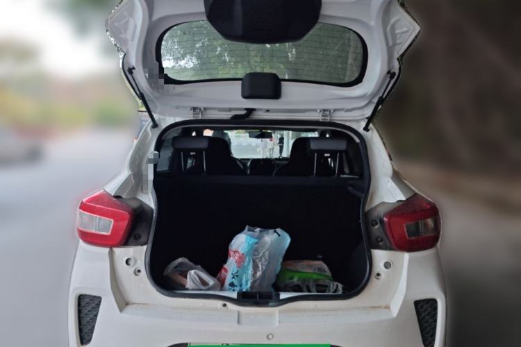 Used Venucia e30 2021 Elf Edition Trunk