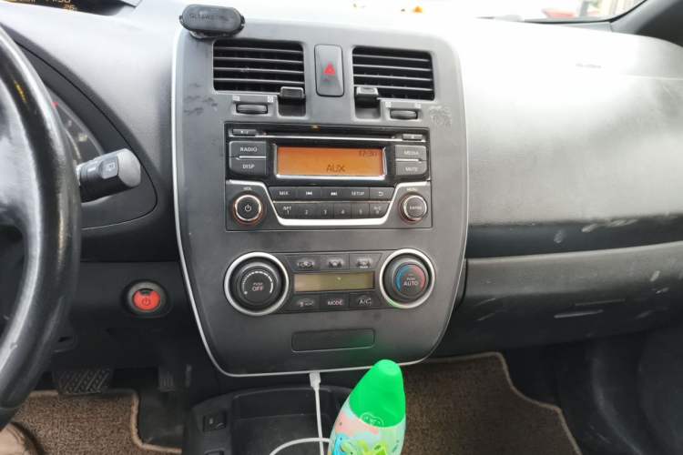 Used Venucia Leaf 2014 Lingfeng Edition 6.6 KW Audio And AC Panel