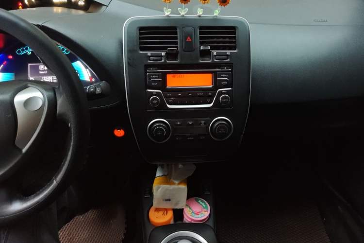 Used Venucia Leaf 2014 Lingfeng Edition 3.6KW Audio And AC Panel
