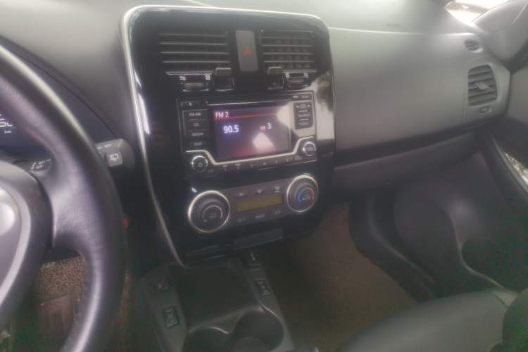 Used Venucia Leaf 2014 Navigation Version 6.6 KW Audio And AC Panel