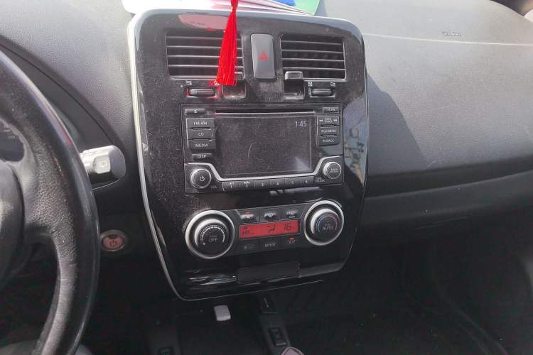Used Venucia Leaf 2014 Navigation Version 6.6 KW Audio And AC Panel