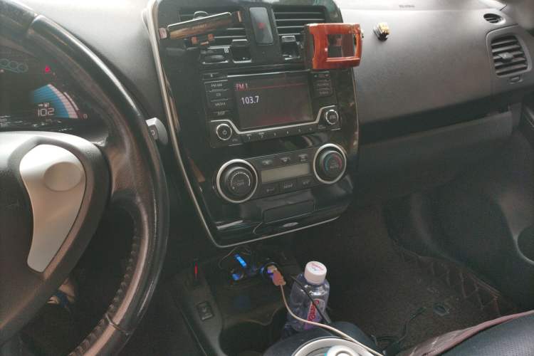 Used Venucia Leaf 2014 Navigation Version 6.6 KW Audio And AC Panel