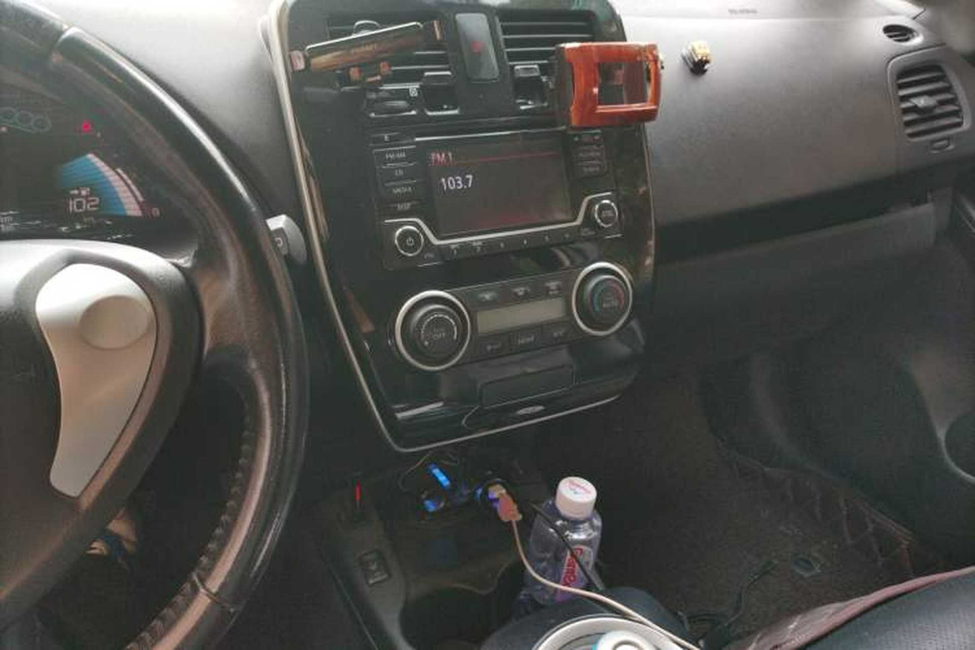 Used Venucia Leaf 2014 Navigation Version 6.6 KW Audio And AC Panel