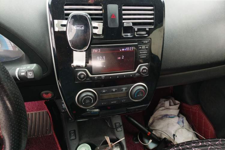 Used Venucia Leaf 2014 Navigation Version 6.6 KW Audio And AC Panel