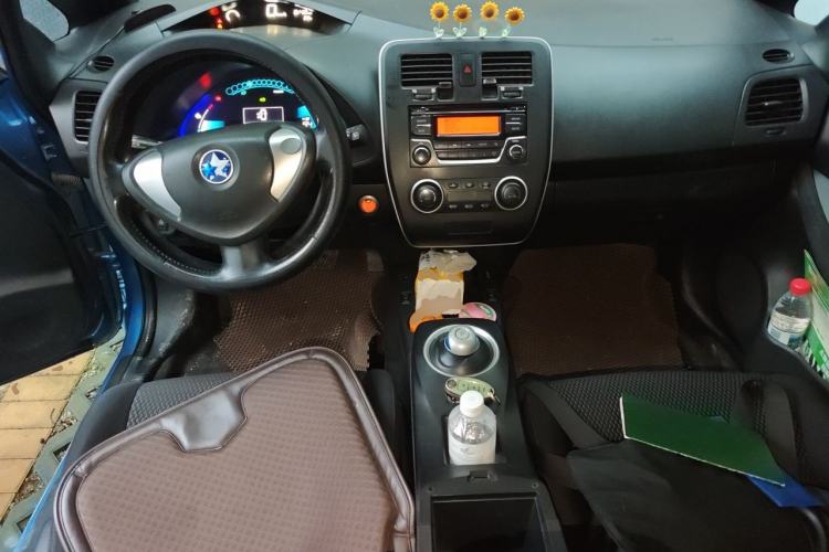 Used Venucia Leaf 2014 Lingfeng Edition 3.6KW Center Console