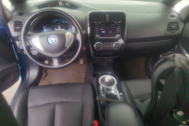 Used Venucia Leaf 2014 Navigation Version 6.6 KW Center Console