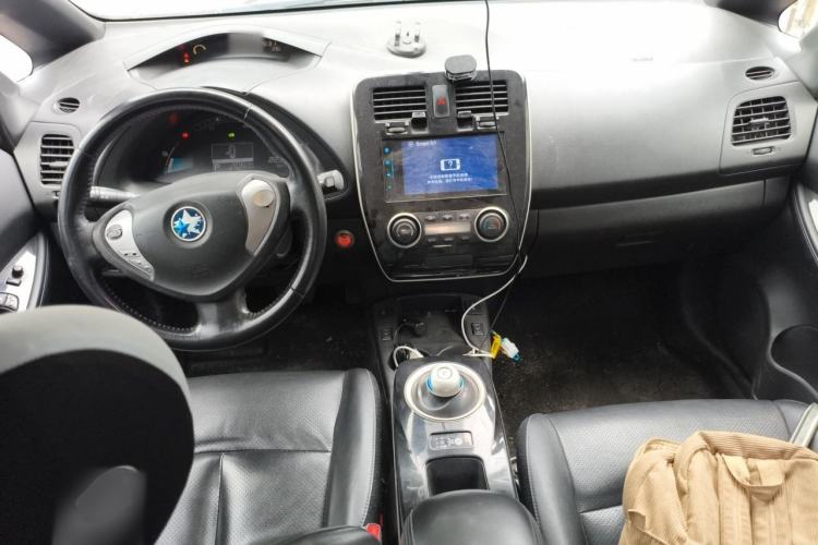 Used Venucia Leaf 2014 Navigation Version 6.6 KW Center Console
