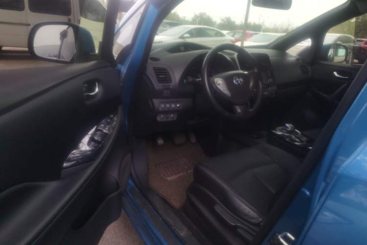 Used Venucia Leaf 2014 Navigation Version 6.6 KW Driver Seat