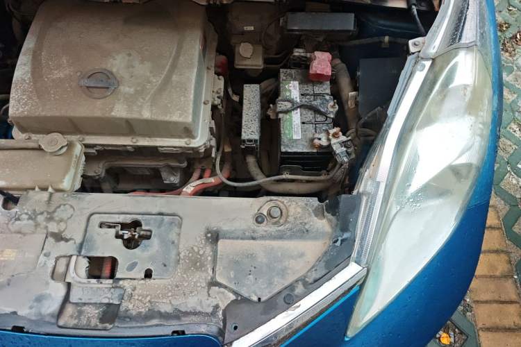 Used Venucia Leaf 2014 Lingfeng Edition 3.6KW Engine Bay Left