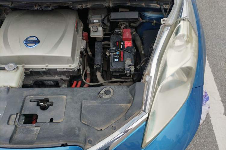 Used Venucia Leaf 2014 Navigation Version 6.6 KW Engine Bay Left