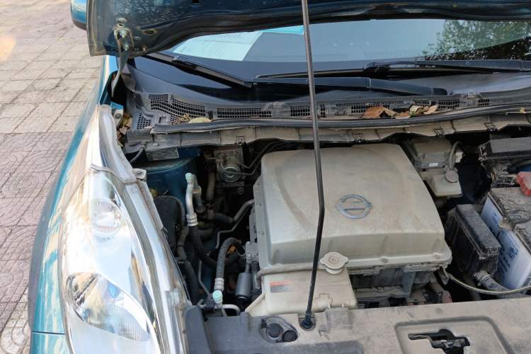 Used Venucia Leaf 2014 Navigation Version 6.6 KW Engine Bay Right