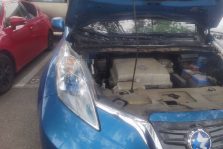 Used Venucia Leaf 2014 Navigation Version 6.6 KW Engine Bay Right
