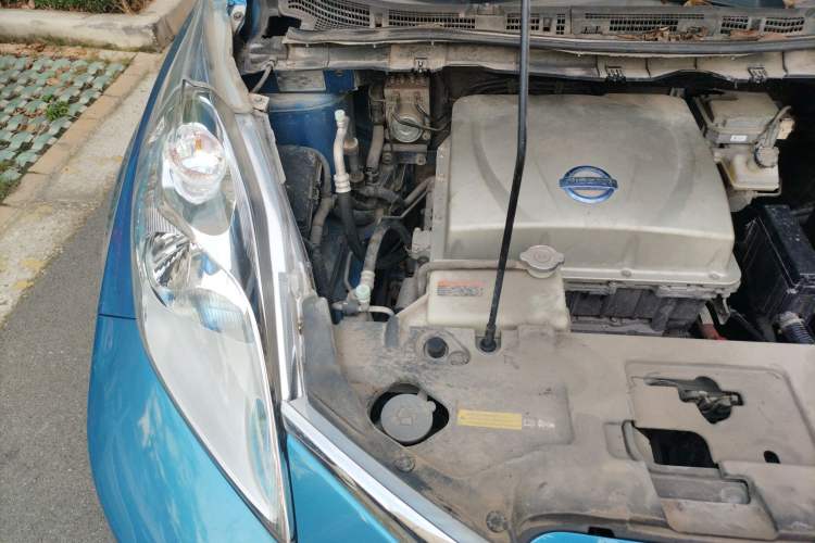 Used Venucia Leaf 2014 Navigation Version 6.6 KW Engine Bay Right