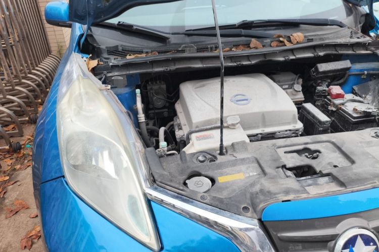 Used Venucia Leaf 2014 Navigation Version 6.6 KW Engine Bay Right