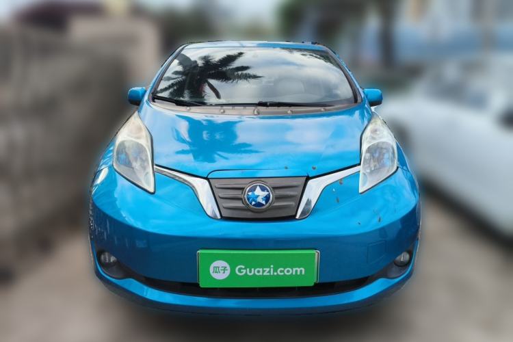 Used Venucia Leaf 2014 Lingfeng Edition 6.6 KW Front