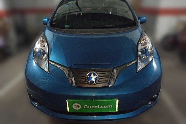 Used Venucia Leaf 2014 Lingfeng Edition 6.6 KW Front