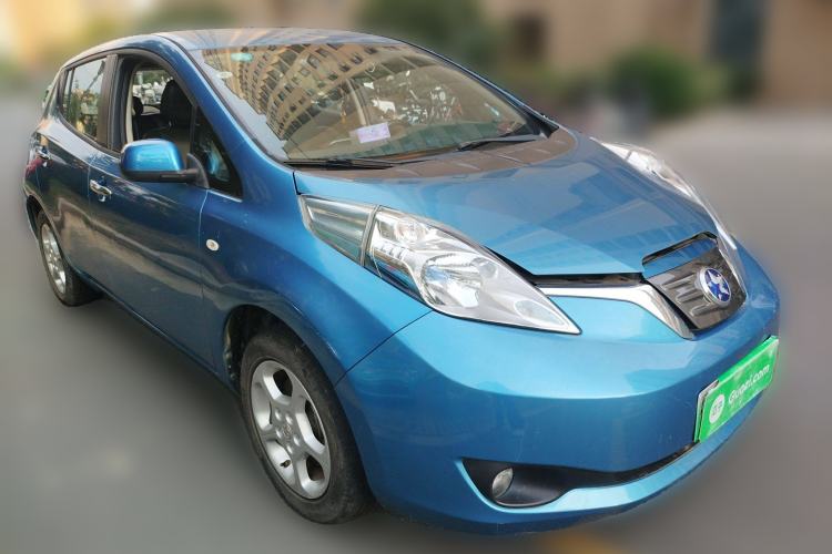 Used Venucia Leaf 2014 Navigation Version 6.6 KW Front Right 45 Deg