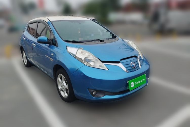 Used Venucia Leaf 2014 Navigation Version 6.6 KW Front Right 45 Deg