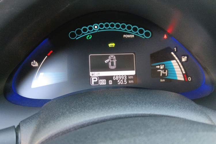 Used Venucia Leaf 2014 Navigation Version 6.6 KW Instrument Cluster