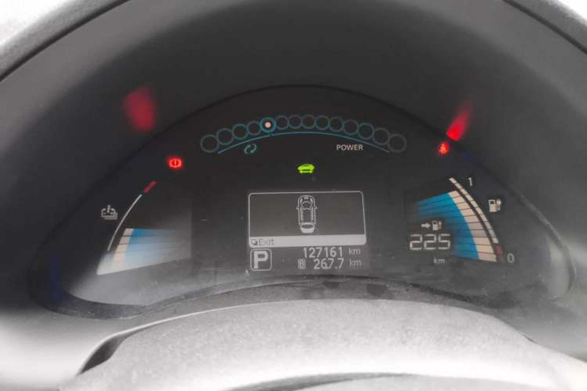 Used Venucia Leaf 2014 Navigation Version 6.6 KW Instrument Cluster