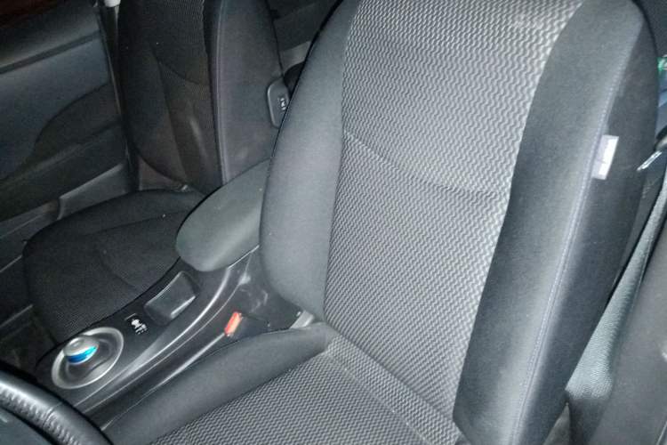 Used Venucia Leaf 2014 Lingfeng Edition 6.6 KW Left Front Seat