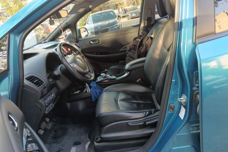 Used Venucia Leaf 2014 Navigation Version 6.6 KW Left Front Seat