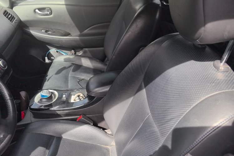 Used Venucia Leaf 2014 Navigation Version 6.6 KW Left Front Seat