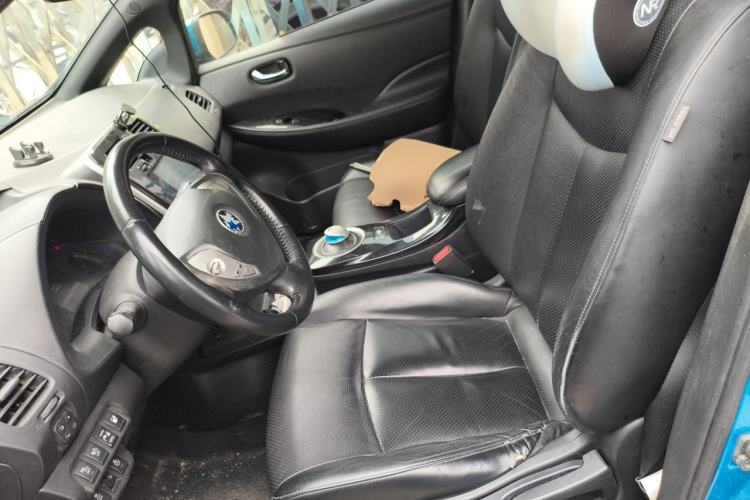 Used Venucia Leaf 2014 Navigation Version 6.6 KW Left Front Seat