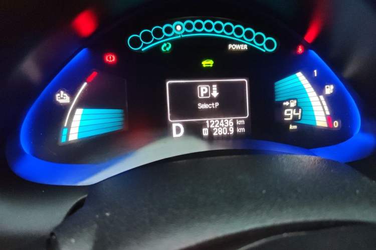 Used Venucia Leaf 2014 Lingfeng Edition 3.6KW Odometer Close Up