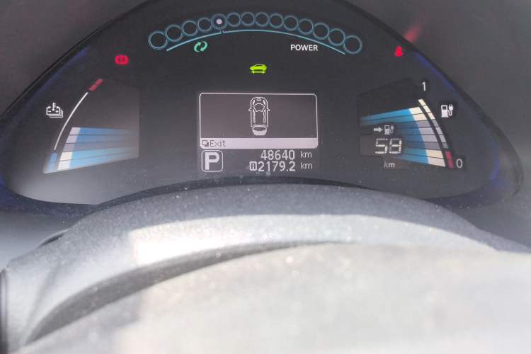 Used Venucia Leaf 2014 Navigation Version 6.6 KW Odometer Close Up