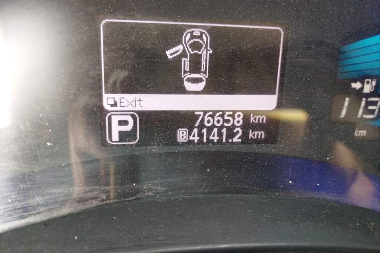 Used Venucia Leaf 2014 Navigation Version 6.6 KW Odometer Close Up