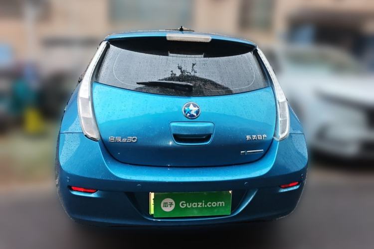 Used Venucia Leaf 2014 Lingfeng Edition 3.6KW Rear