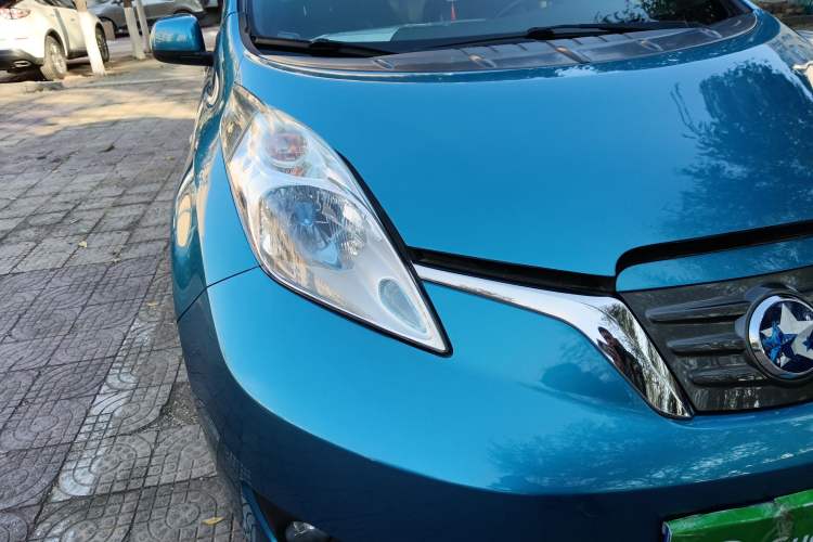 Used Venucia Leaf 2014 Navigation Version 6.6 KW Right Front Headlight