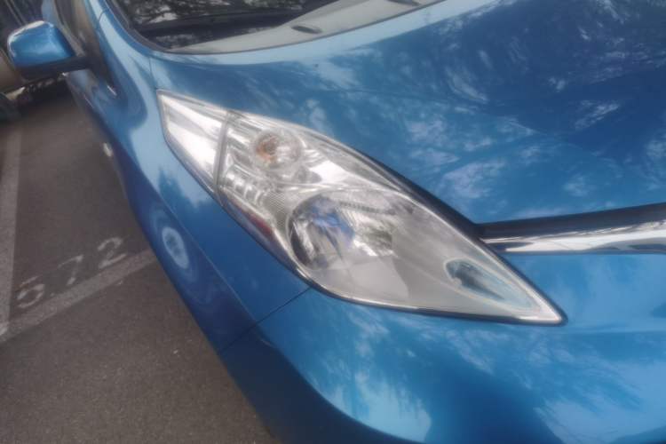 Used Venucia Leaf 2014 Navigation Version 6.6 KW Right Front Headlight