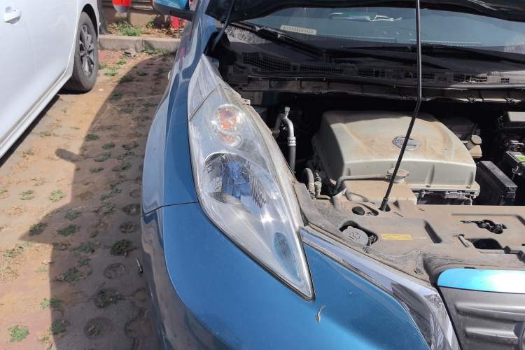 Used Venucia Leaf 2014 Navigation Version 6.6 KW Right Front Headlight