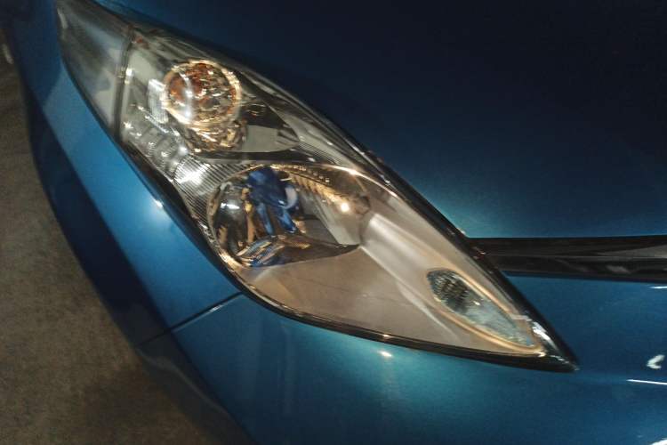 Used Venucia Leaf 2014 Lingfeng Edition 6.6 KW Right Front Headlight