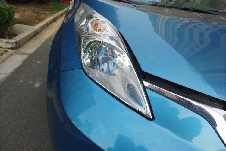 Used Venucia Leaf 2014 Navigation Version 6.6 KW Right Front Headlight