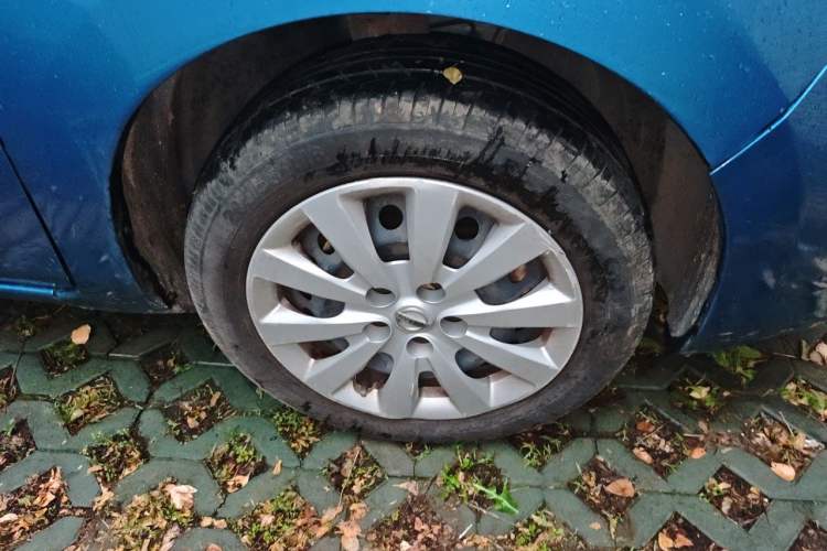 Used Venucia Leaf 2014 Lingfeng Edition 3.6KW Right Front Wheel Hub