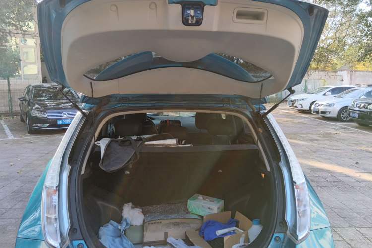 Used Venucia Leaf 2014 Navigation Version 6.6 KW Trunk