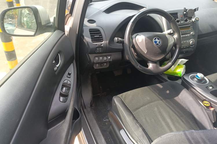Used Venucia Leaf 2014 Lingfeng Edition 3.6KW Driver Seat