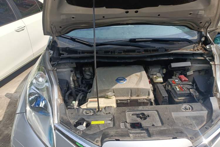 Used Venucia Leaf 2014 Lingfeng Edition 3.6KW Engine Bay Right