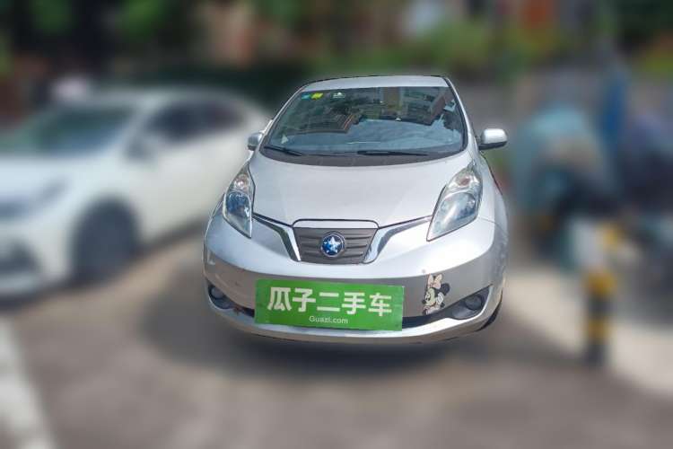 Used Venucia Leaf 2014 Lingfeng Edition 3.6KW Front