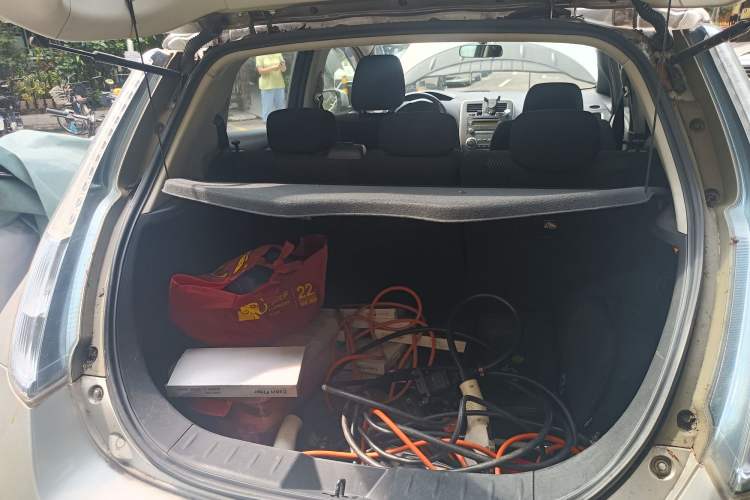 Used Venucia Leaf 2014 Lingfeng Edition 3.6KW Trunk