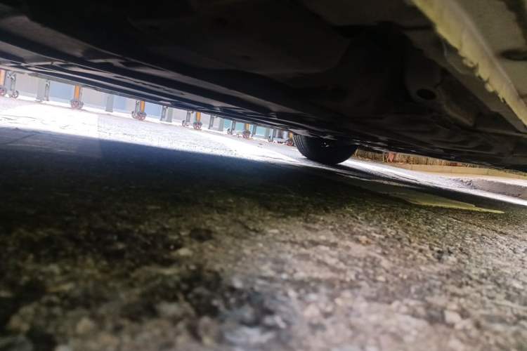 Used Venucia Leaf 2014 Lingfeng Edition 6.6 KW Chassis Rear Right